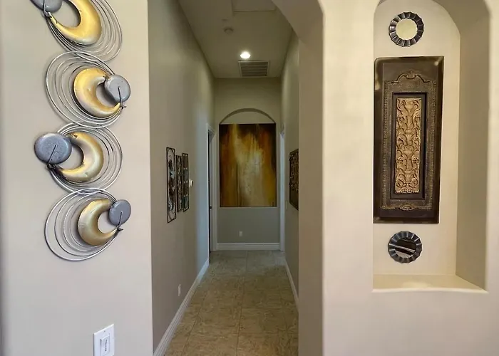 Luxurious Lehi, Heated Pool & Pirate Ship Holiday home *