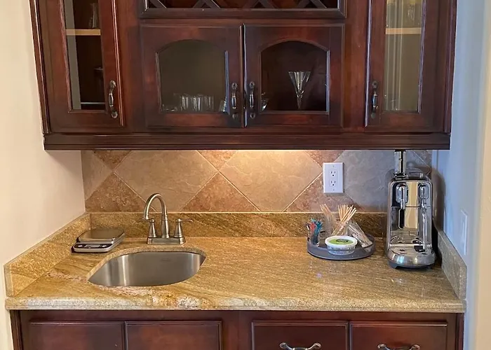 Luxurious Lehi, Heated Pool & Pirate Ship