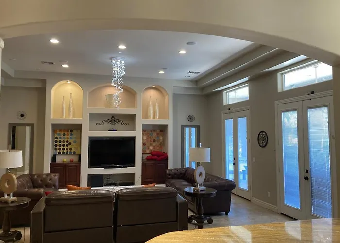 Luxurious Lehi, Heated Pool & Pirate Ship *