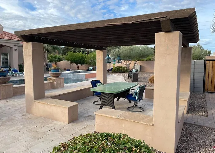 Luxurious Lehi, Heated Pool & Pirate Ship Holiday home Mesa