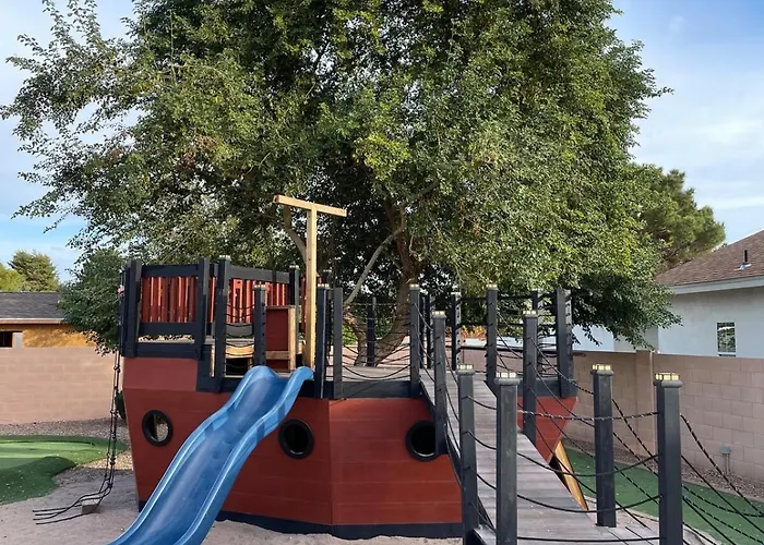 Luxurious Lehi, Heated Pool & Pirate Ship Mesa